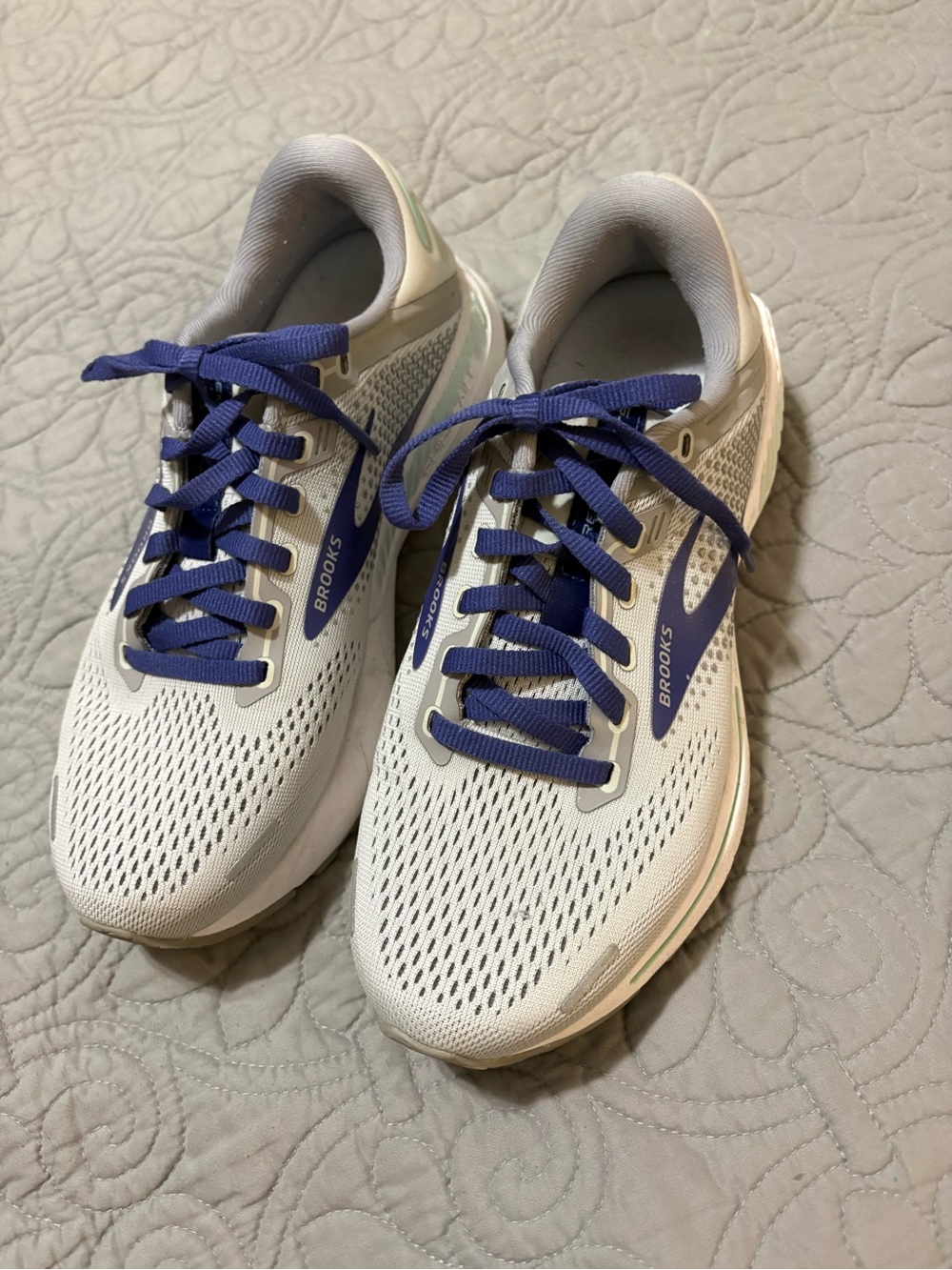 Brooks Women’s White Athletic Running Shoes with Blue Accents. Size 6.5 wide. - Picture 1 of 4